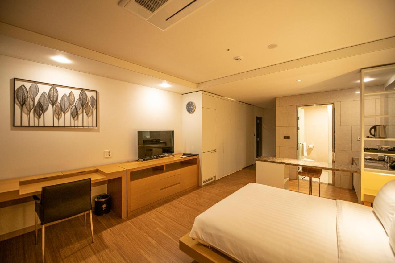 J One Hotel Cheongju Exterior foto