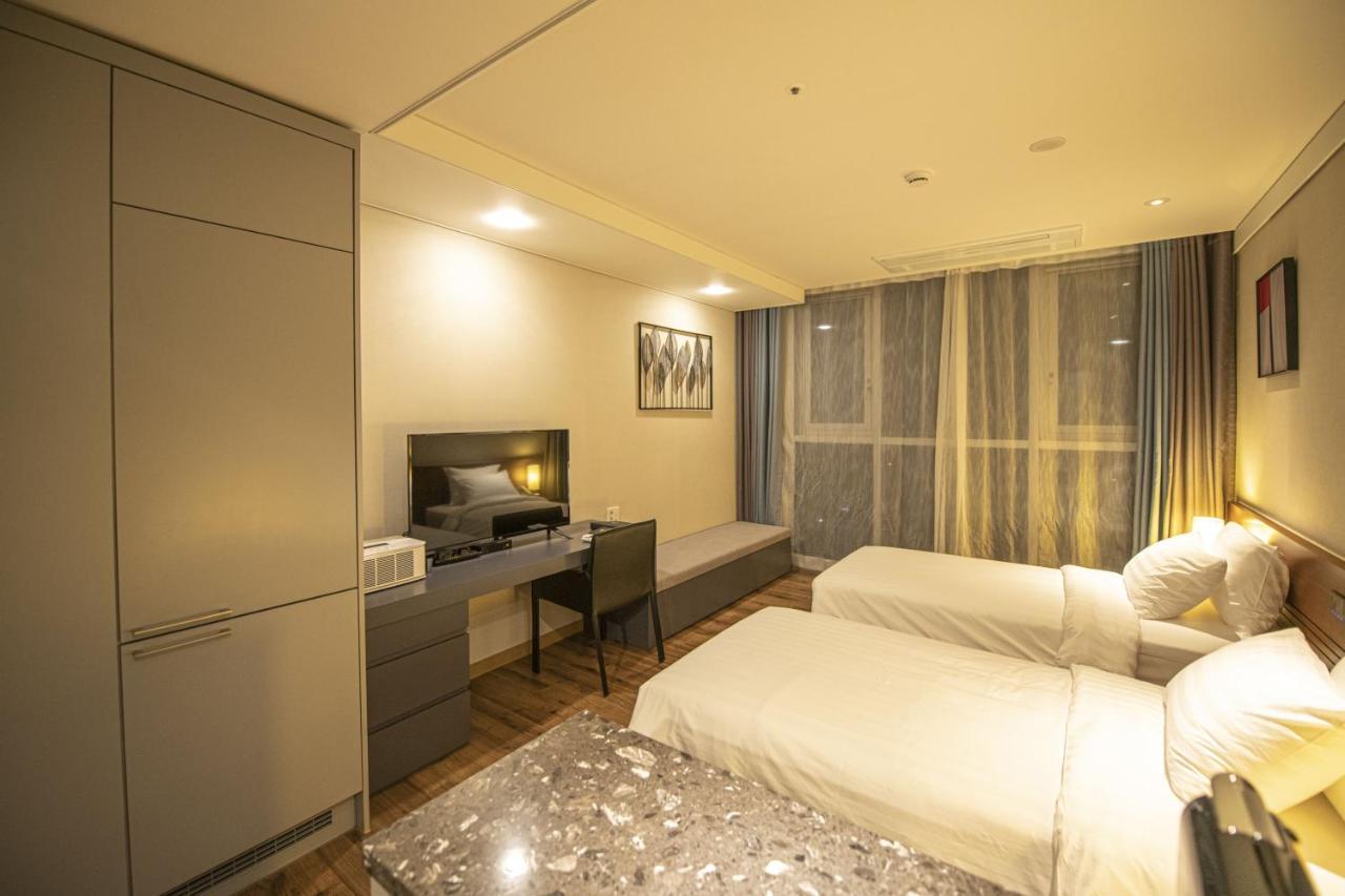 J One Hotel Cheongju Exterior foto