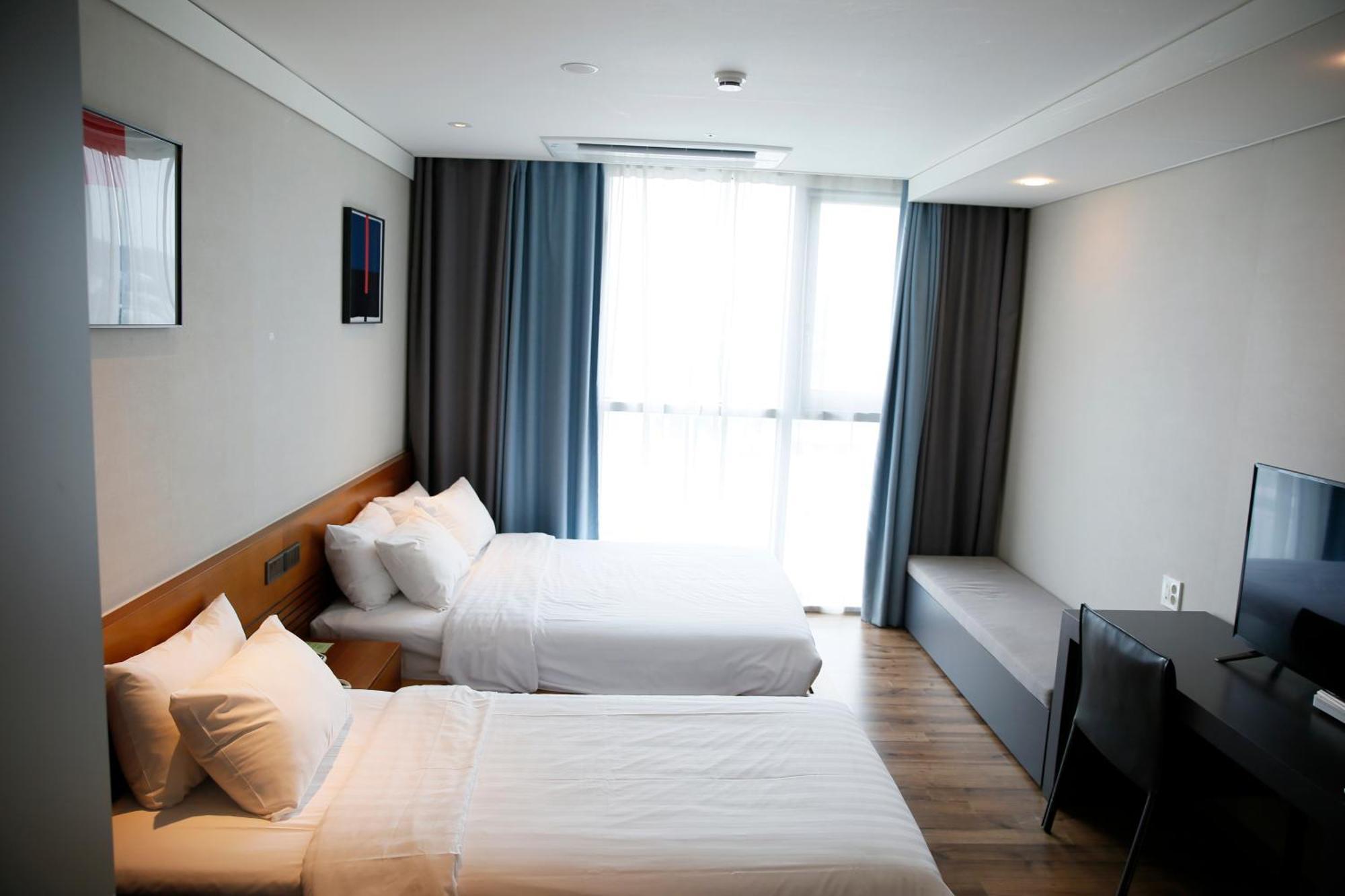 J One Hotel Cheongju Exterior foto
