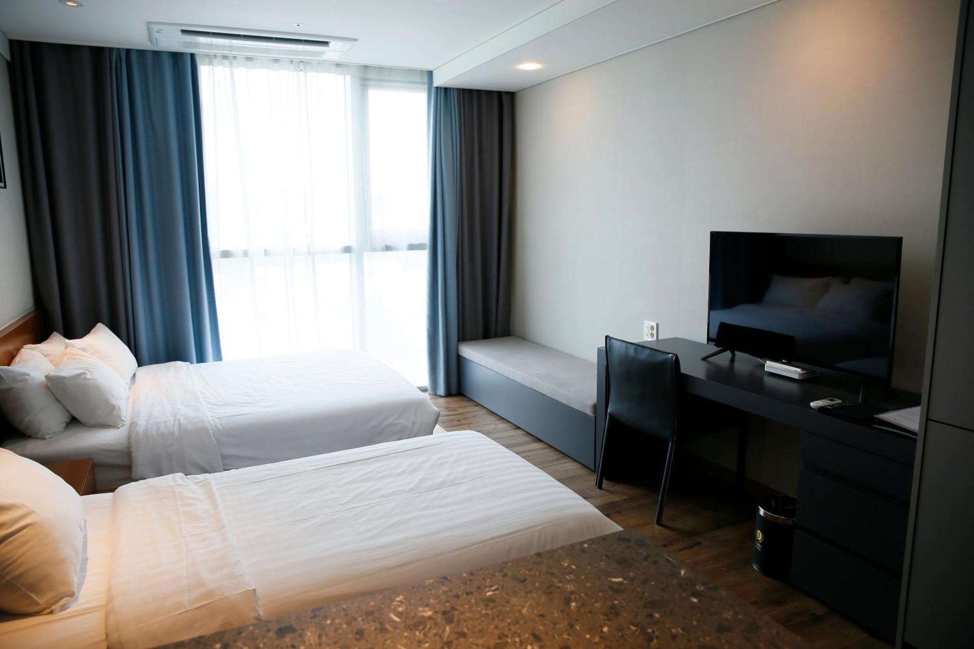 J One Hotel Cheongju Exterior foto