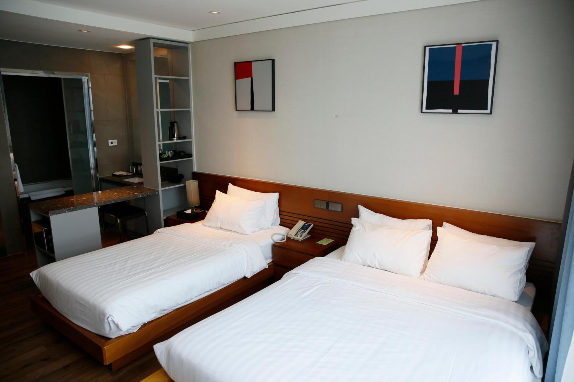 J One Hotel Cheongju Exterior foto