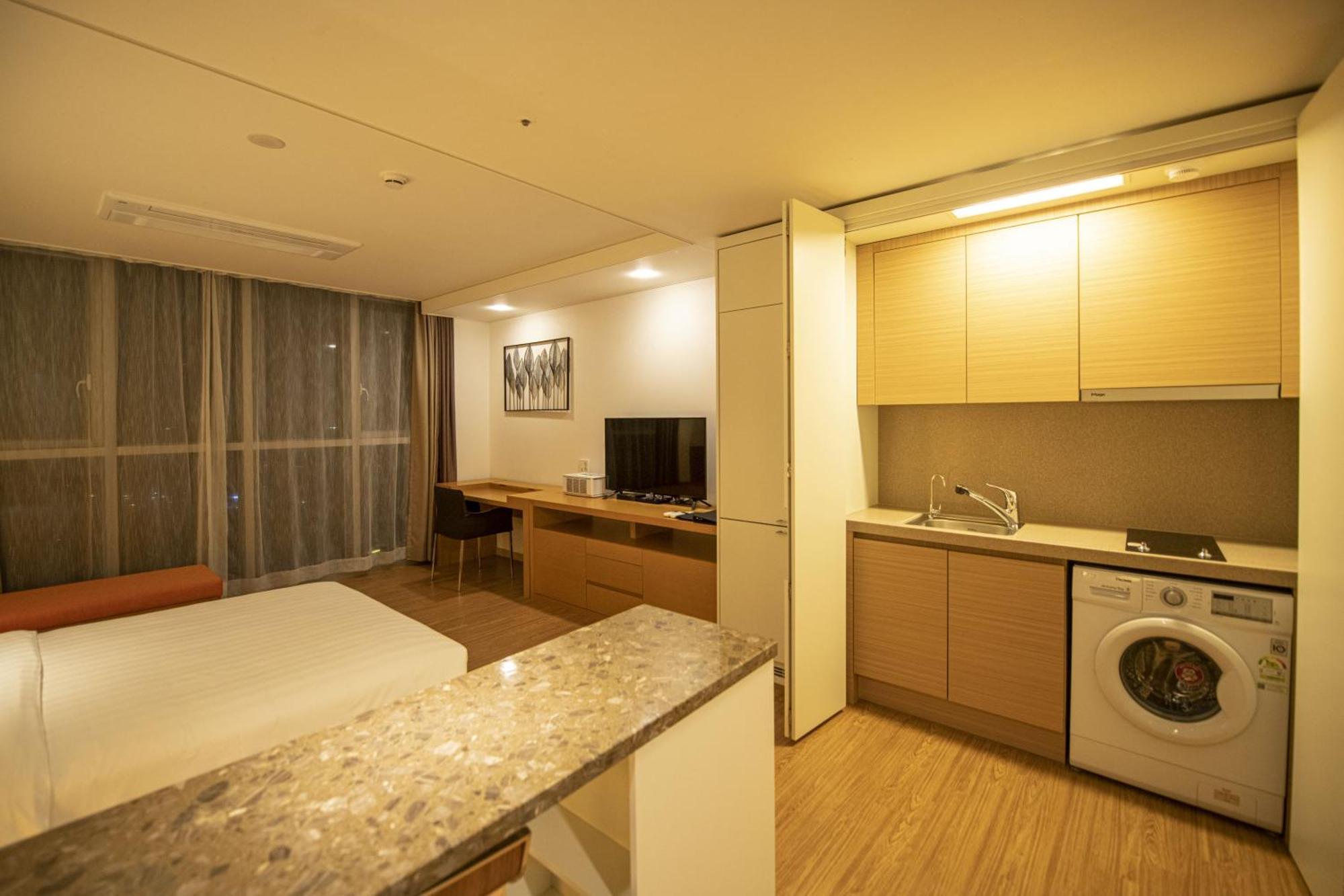 J One Hotel Cheongju Exterior foto